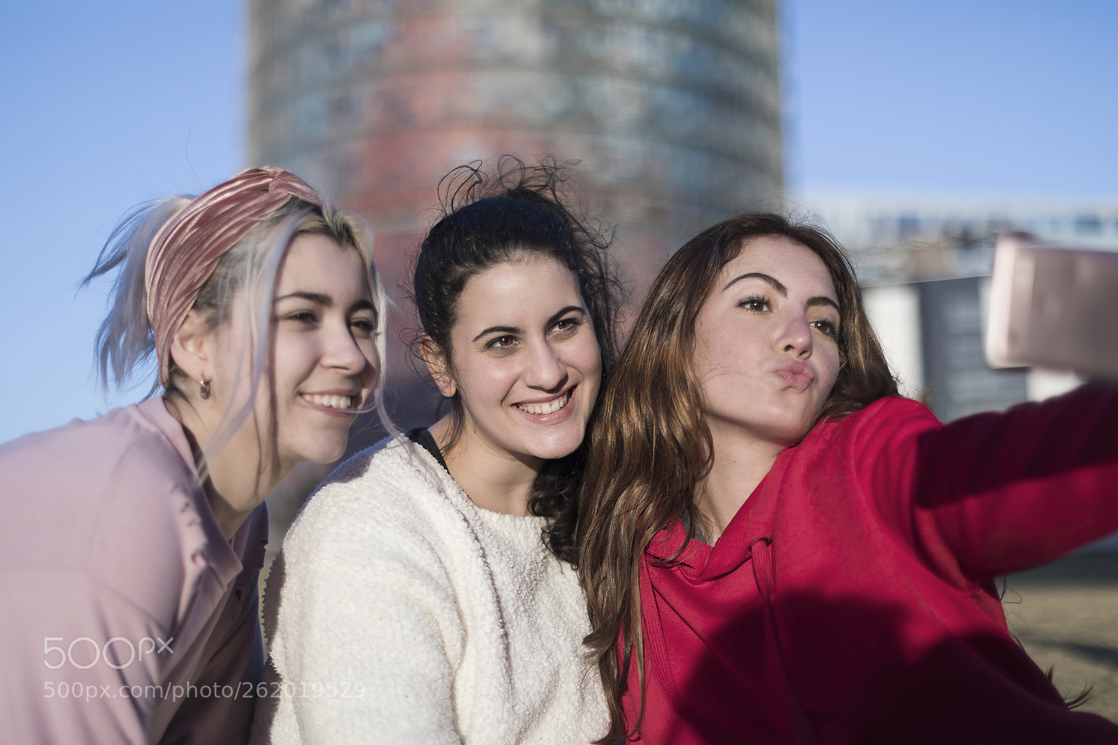 Canon EOS 5D Mark IV sample photo. Three happy best girlfriends photography