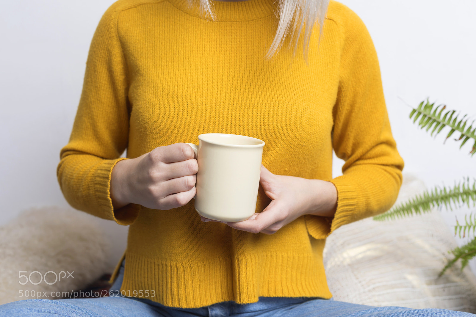 Canon EOS 5D Mark IV sample photo. Beautiful woman with coffee photography