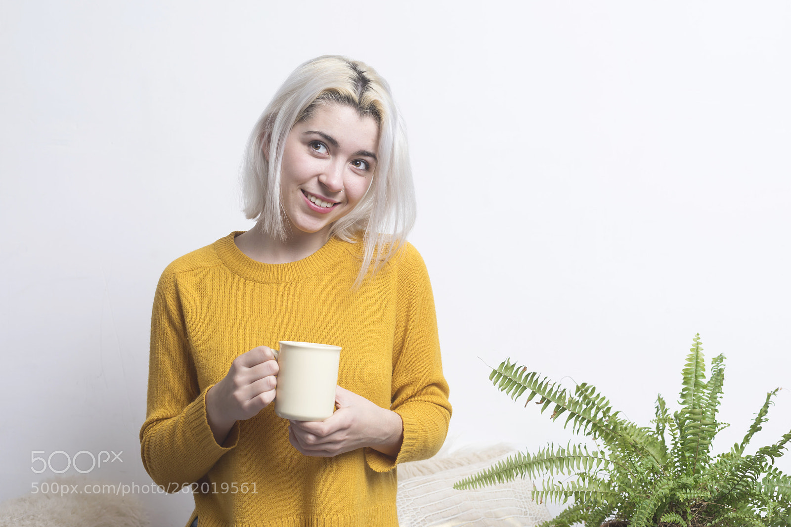 Canon EOS 5D Mark IV sample photo. Beautiful woman with coffee photography