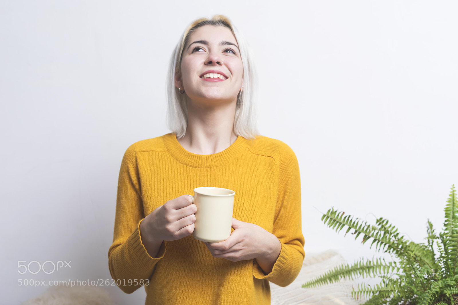 Canon EOS 5D Mark IV sample photo. Beautiful woman with coffee photography