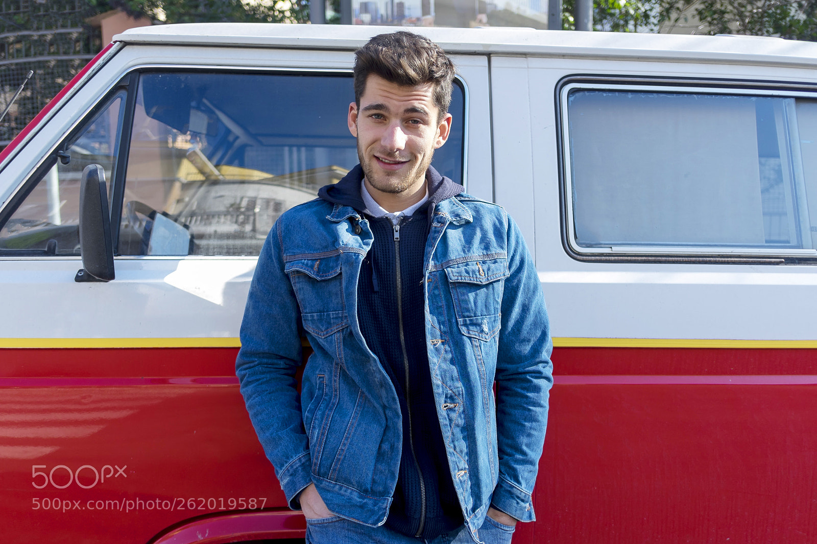 Fujifilm X-T1 sample photo. Happy young man leaning photography