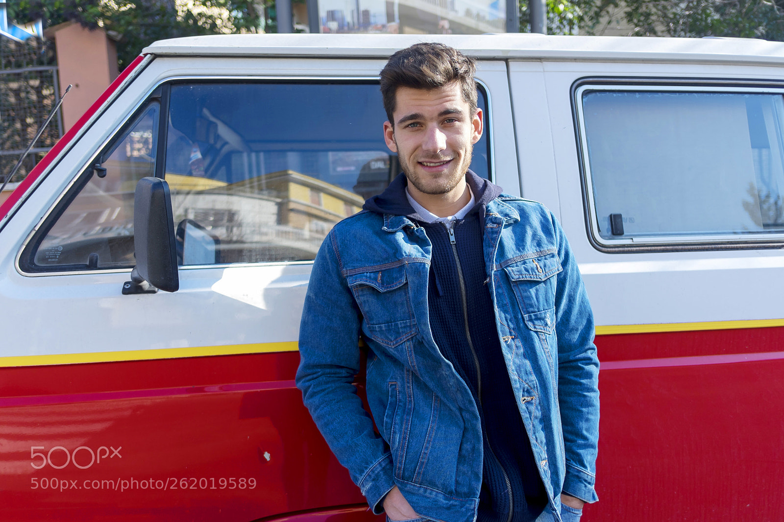 Fujifilm X-T1 sample photo. Happy young man leaning photography