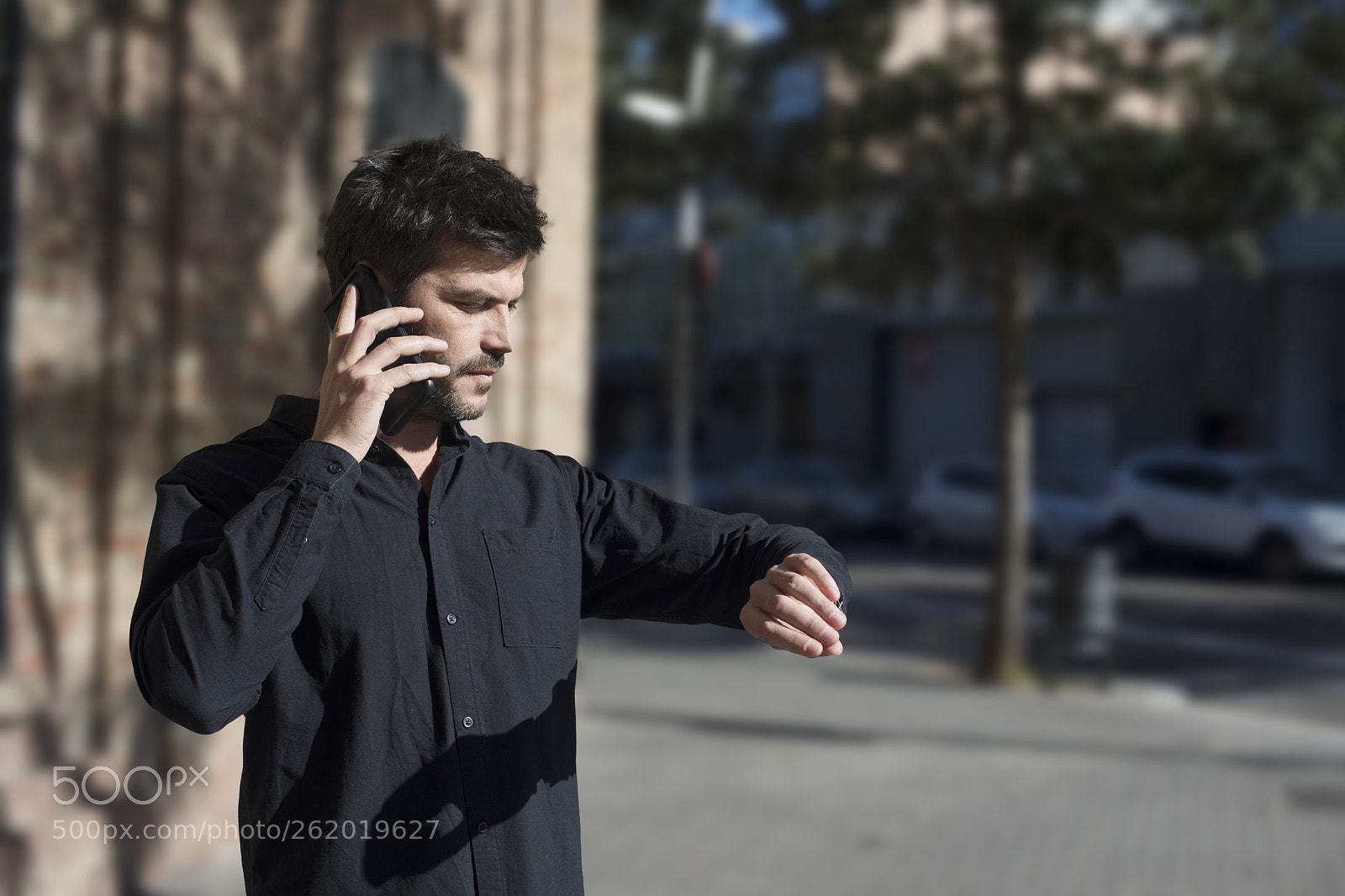 Canon EOS 5D Mark IV sample photo. Young urban businessman on photography