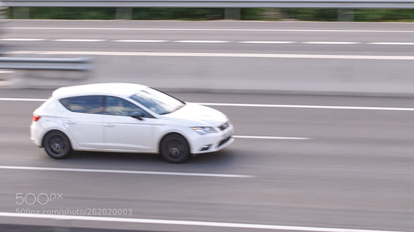 Nikon D3000 sample photo. Speed photography
