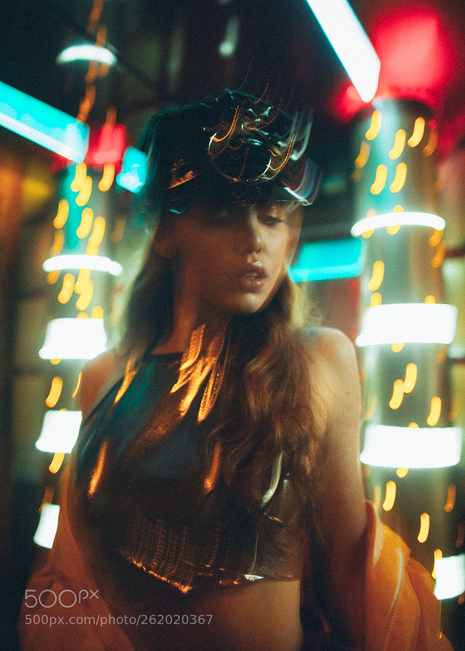 Canon EOS 5D Mark II sample photo. Night call photography