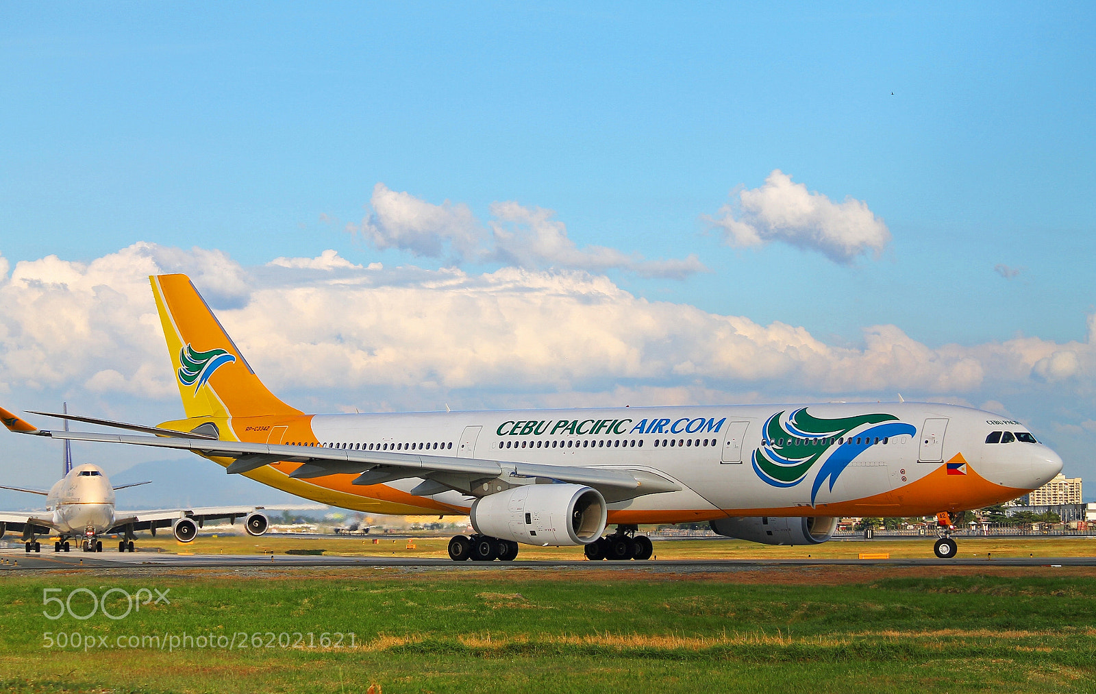 Canon EOS 1100D (EOS Rebel T3 / EOS Kiss X50) sample photo. Cebu pacific air photography