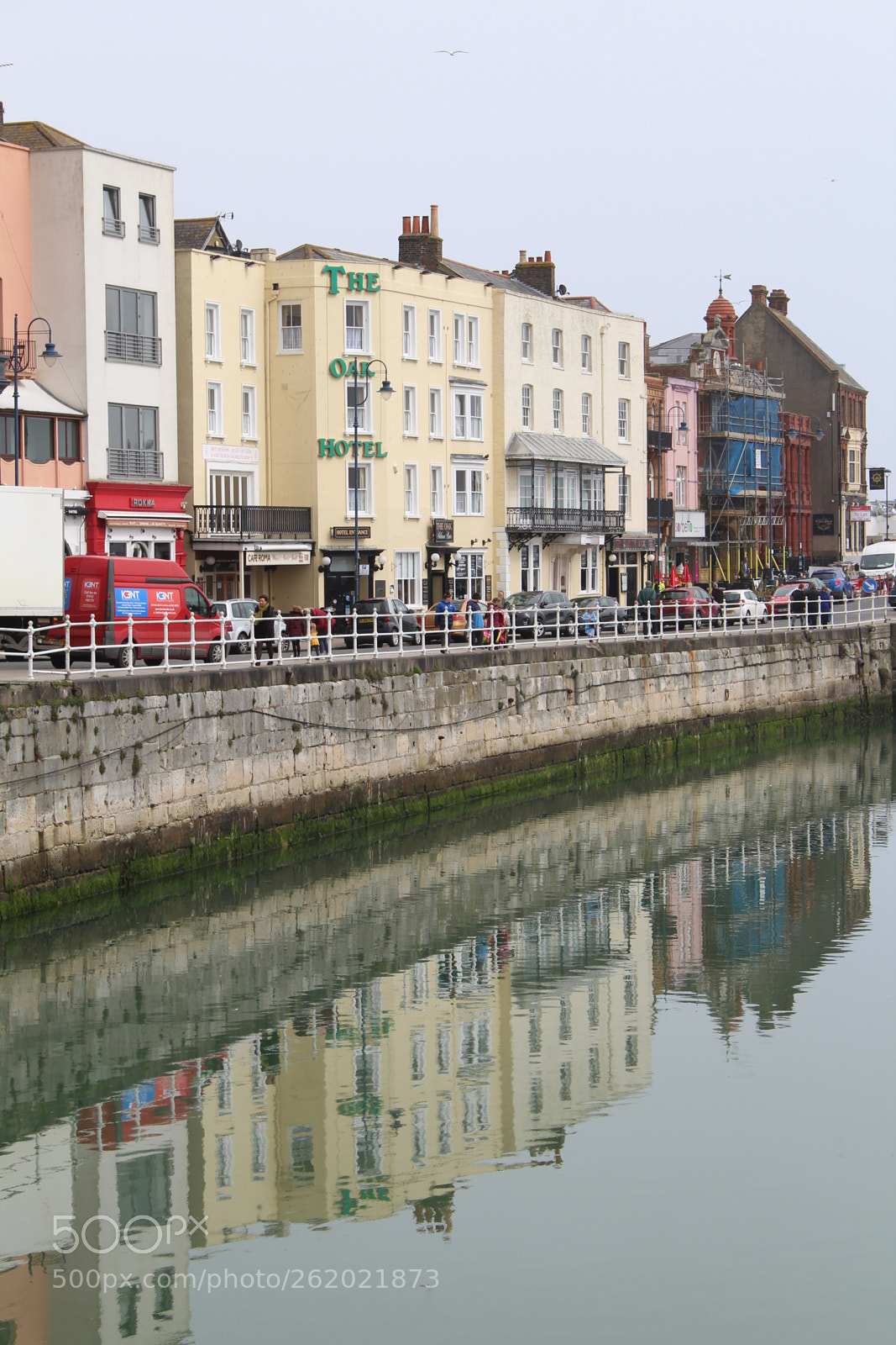 Canon EOS 1300D (EOS Rebel T6 / EOS Kiss X80) sample photo. Ramsgate reflections photography