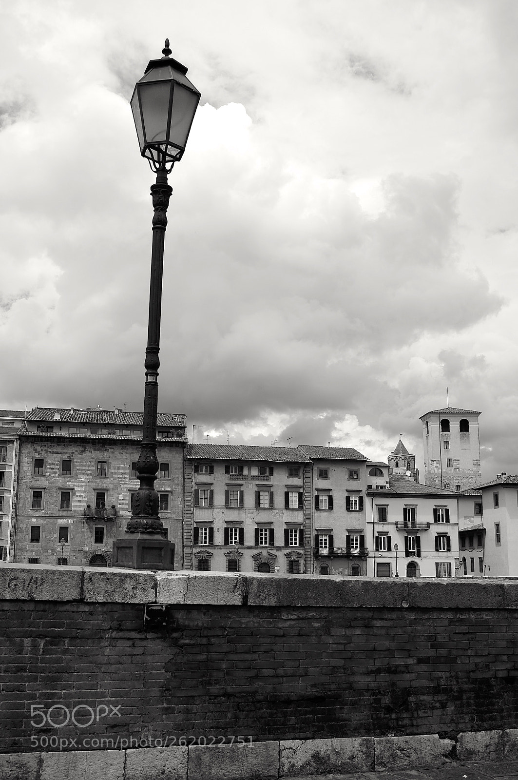 Pentax K-r sample photo. Street light - pisa photography