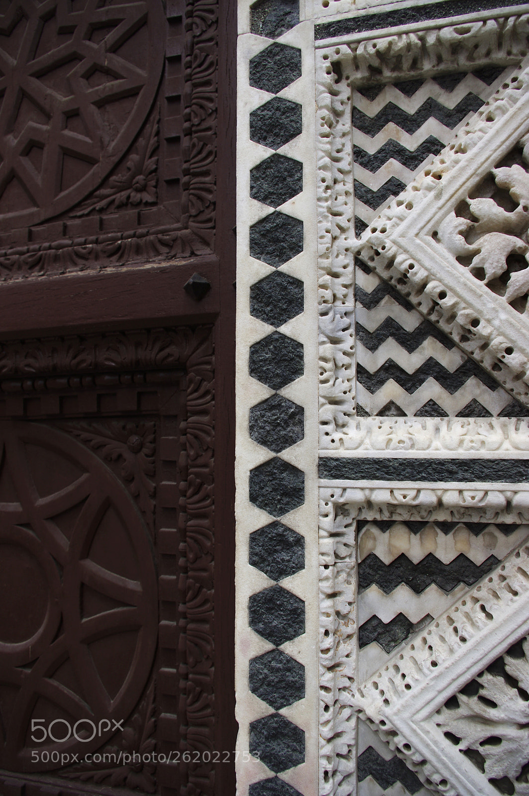 Pentax K-r sample photo. Door - pisa italy photography