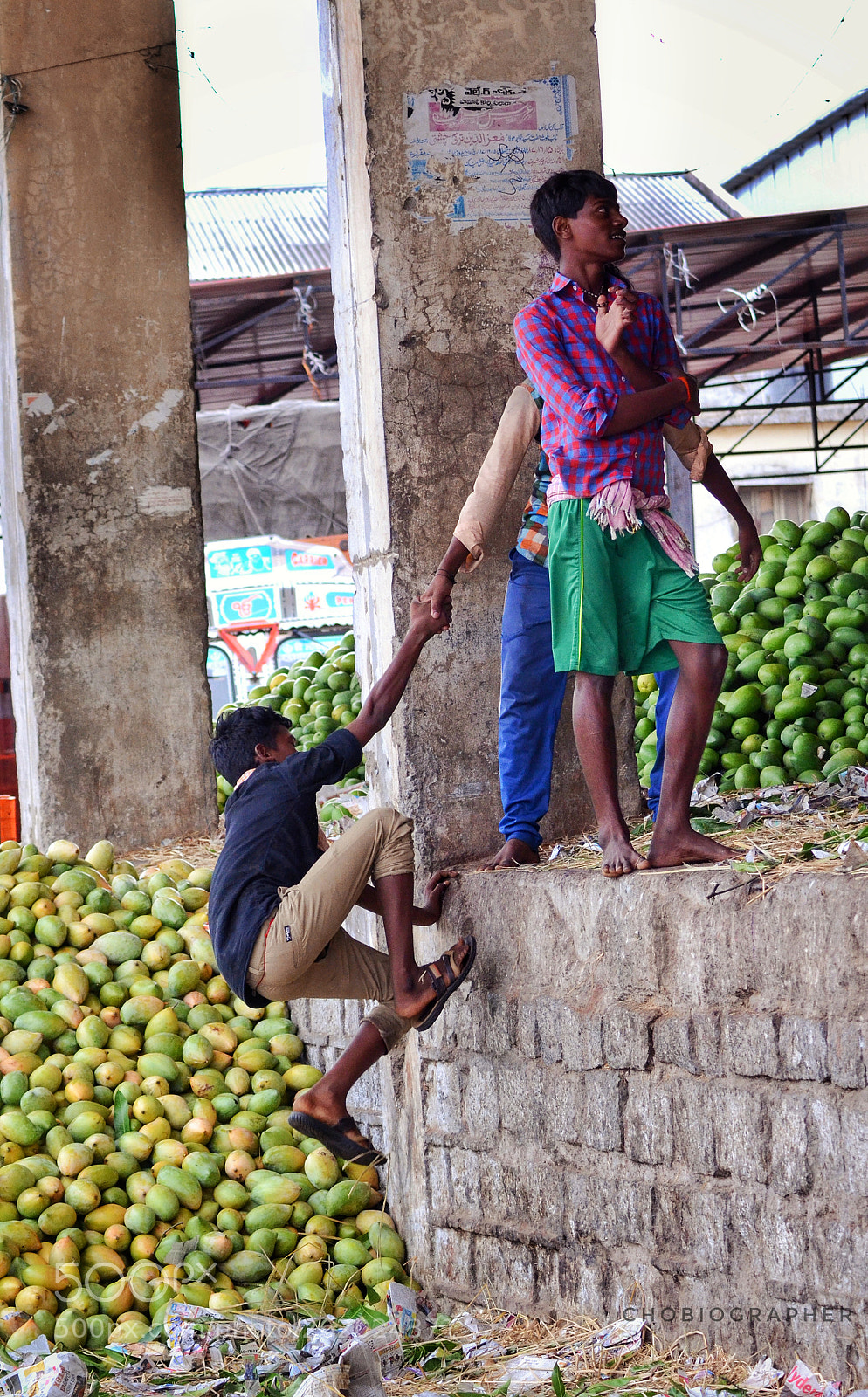 Nikon D7000 sample photo. Lending a helping hand. photography