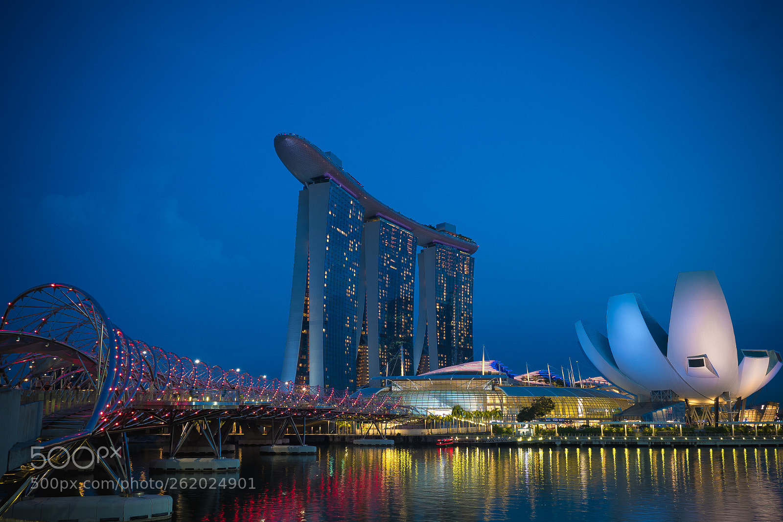 Olympus OM-D E-M5 II sample photo. Marina bay sands photography