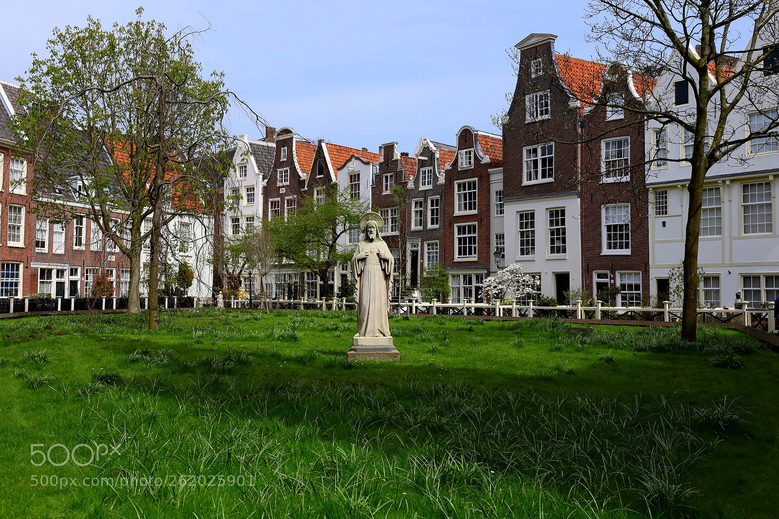 Canon EF 24-70mm F4L IS USM sample photo. The begijnhof of amsterdam photography