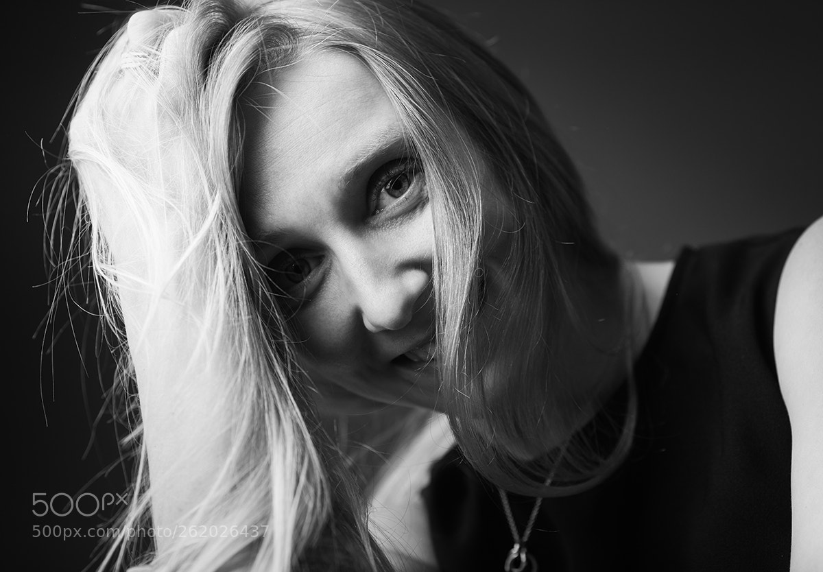 Canon EOS 5D Mark IV sample photo. Mary photography