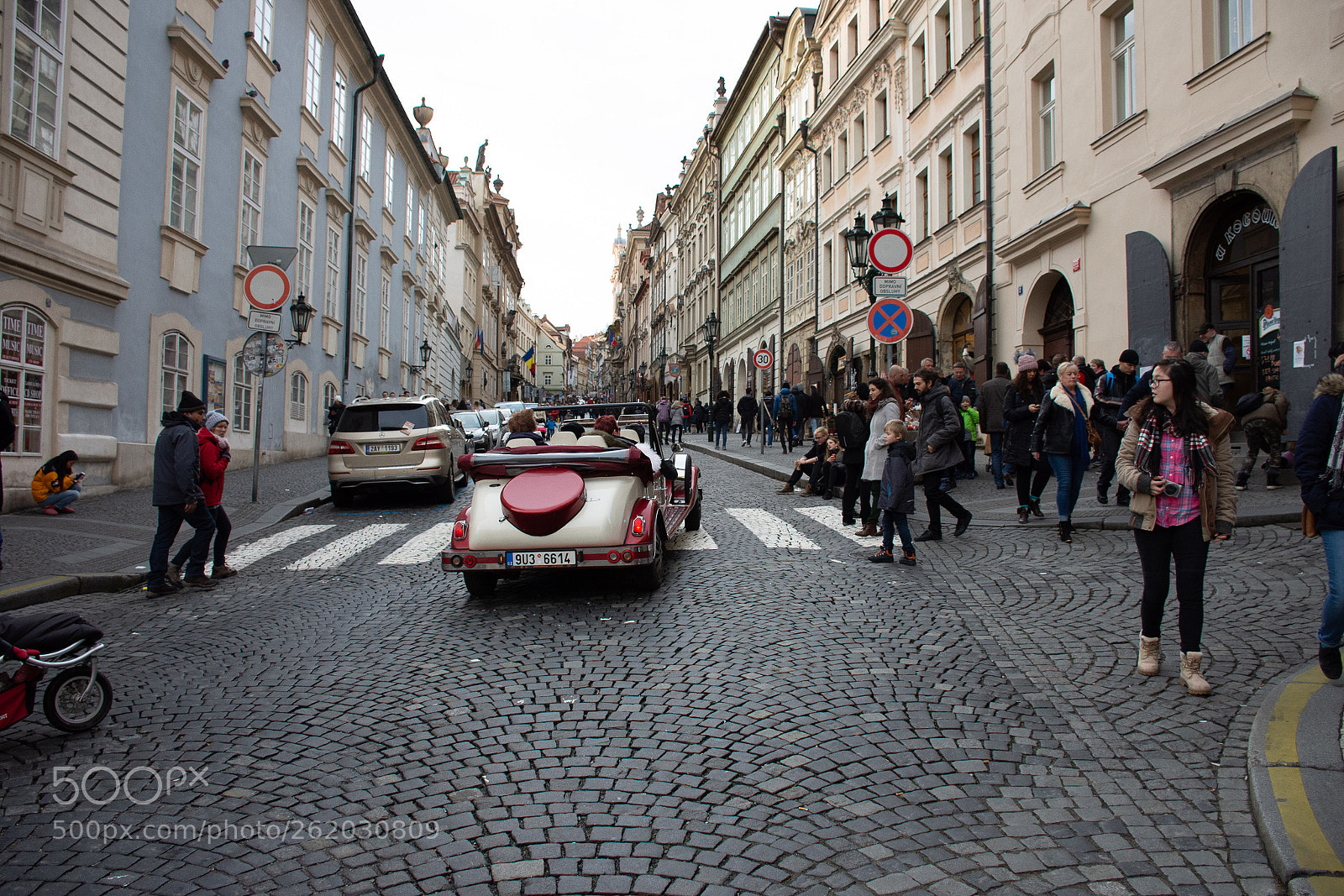 Nikon D7200 sample photo. Oldtimer in prague's historic photography