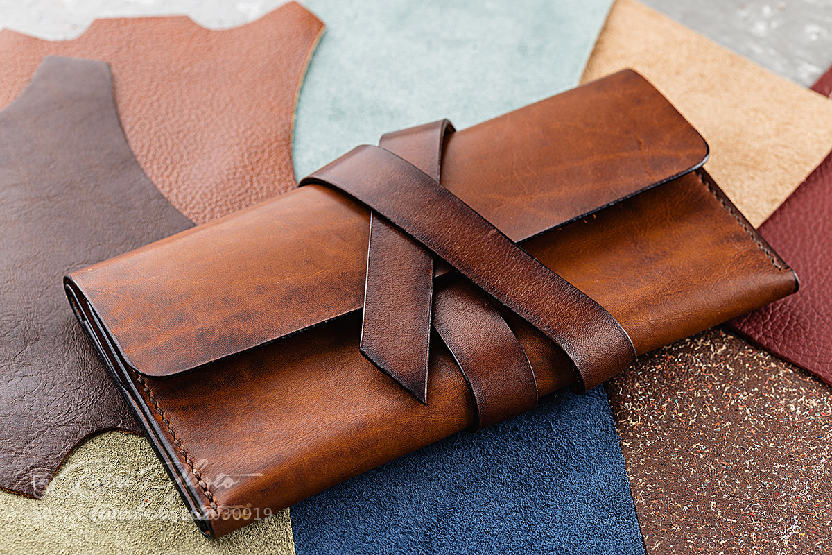Canon EOS 6D sample photo. Casual handmade brown leather photography