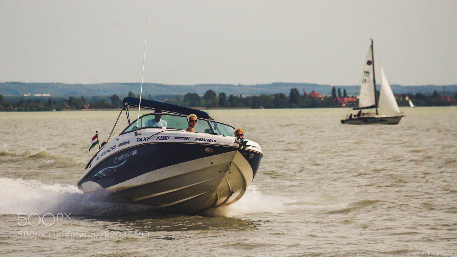 Canon EOS 1300D (EOS Rebel T6 / EOS Kiss X80) sample photo. Speed boat @balatonfüred photography