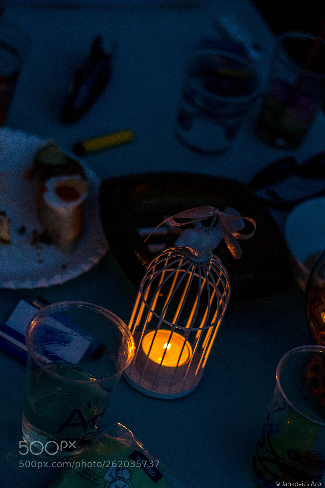 Canon EOS 1300D (EOS Rebel T6 / EOS Kiss X80) sample photo. Lantern photography