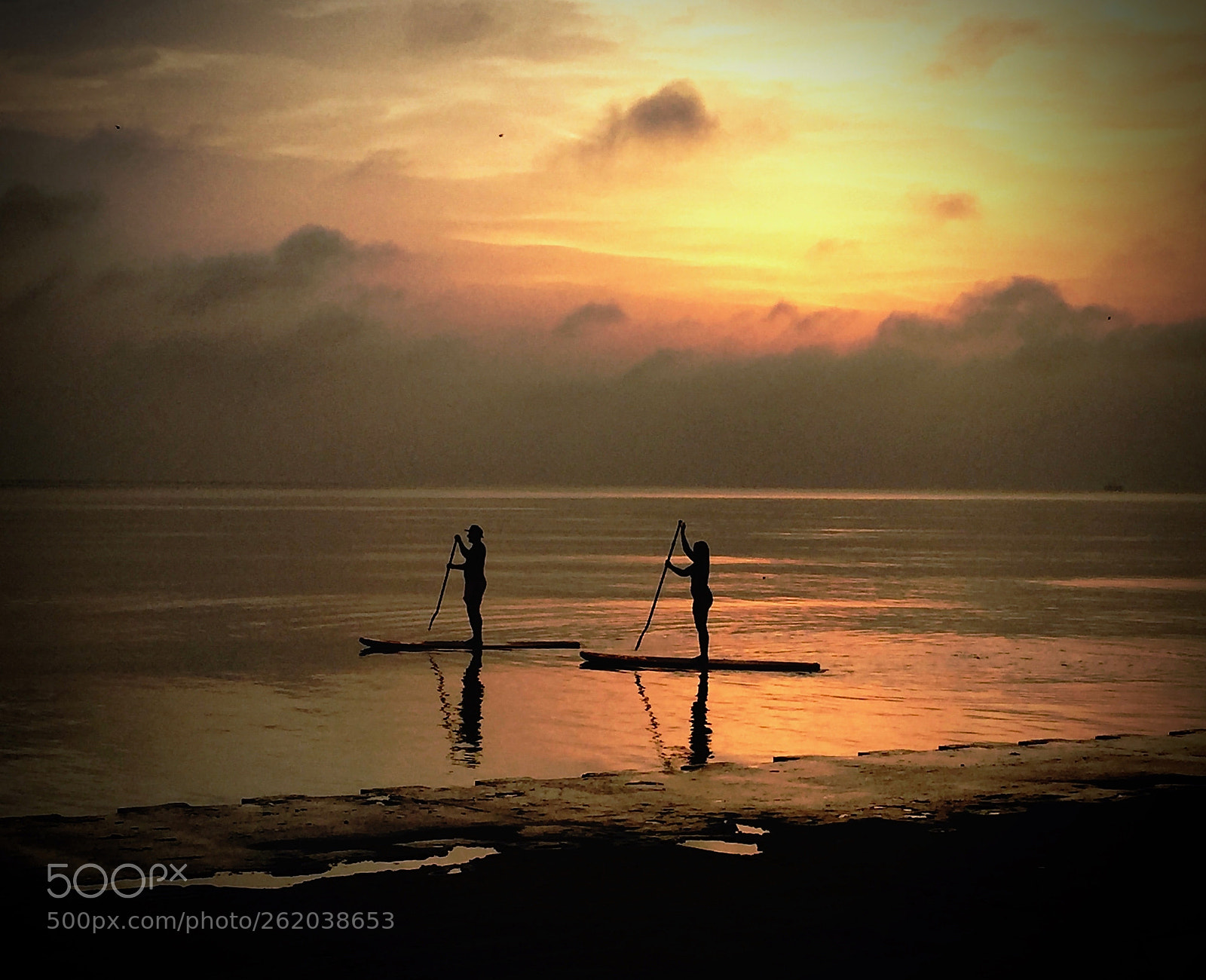 Apple iPhone 6 sample photo. Paddleboarding in the sunrise photography