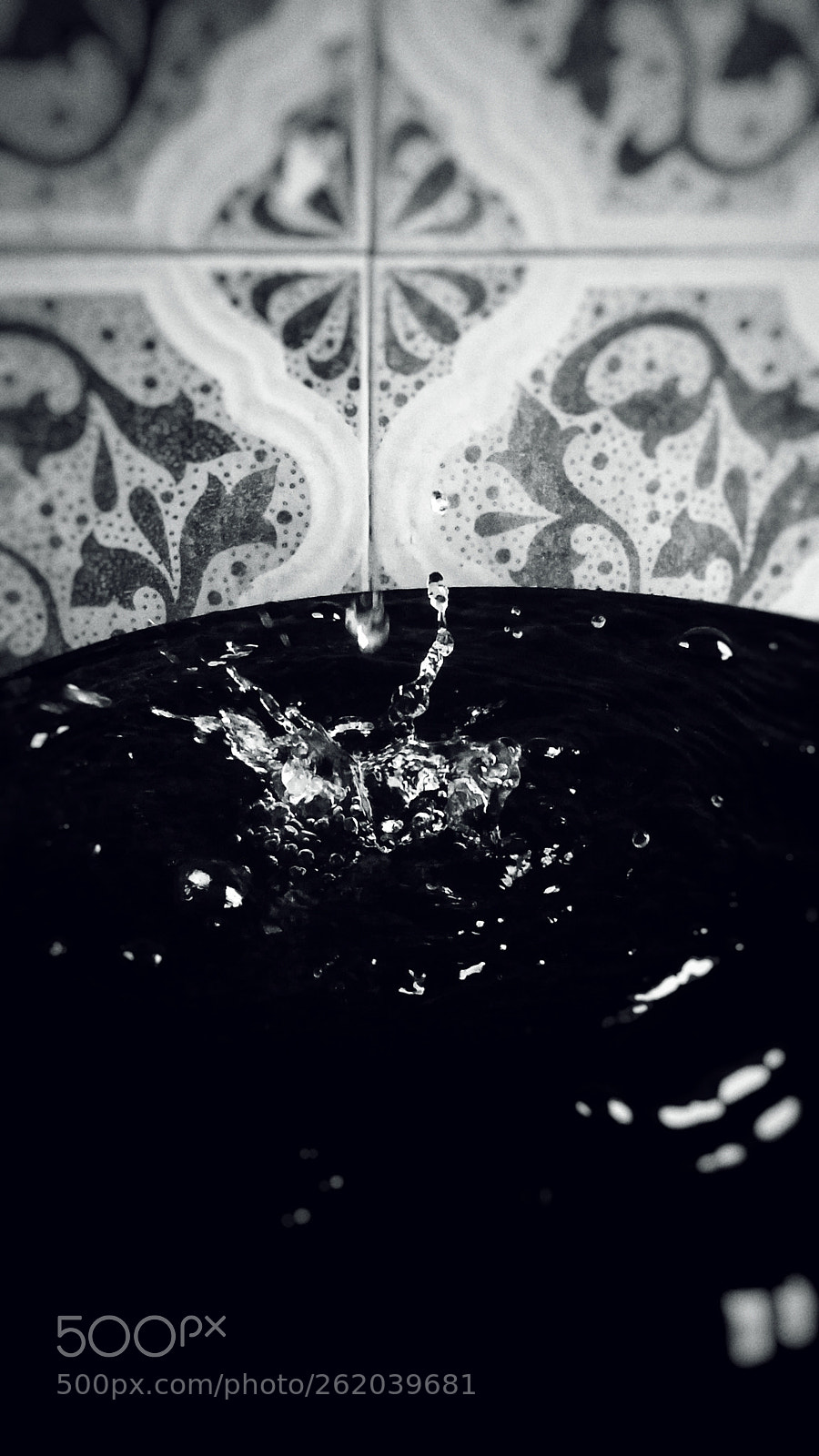 vivo Y55A sample photo. Water in black and photography