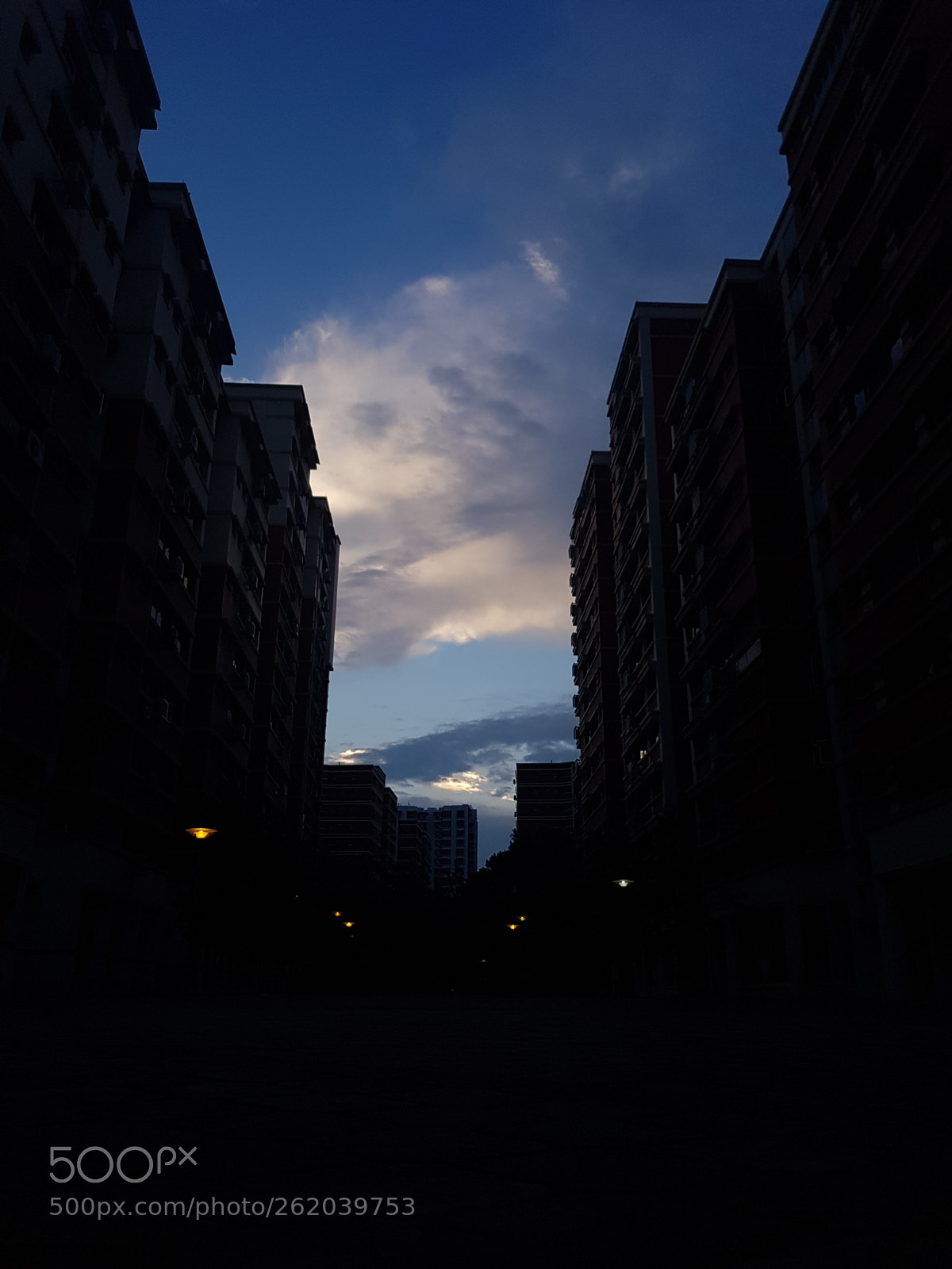 Samsung Galaxy S8 sample photo. Darkness photography