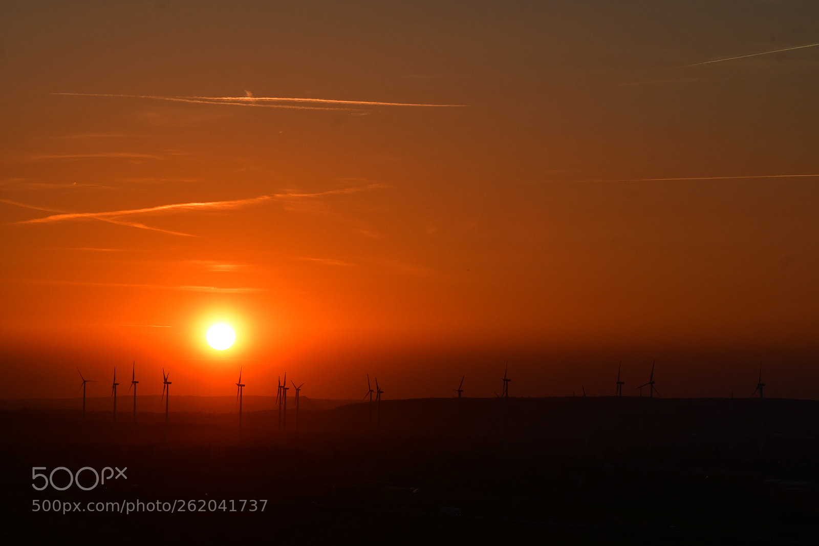 Nikon D7500 + Nikon AF-S Nikkor 85mm F1.8G sample photo. Windräder an abend photography