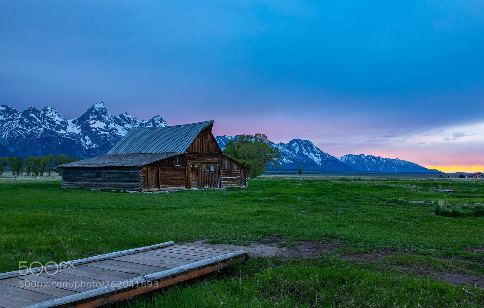 Canon EOS 5D Mark IV sample photo. Mormon row barn photography