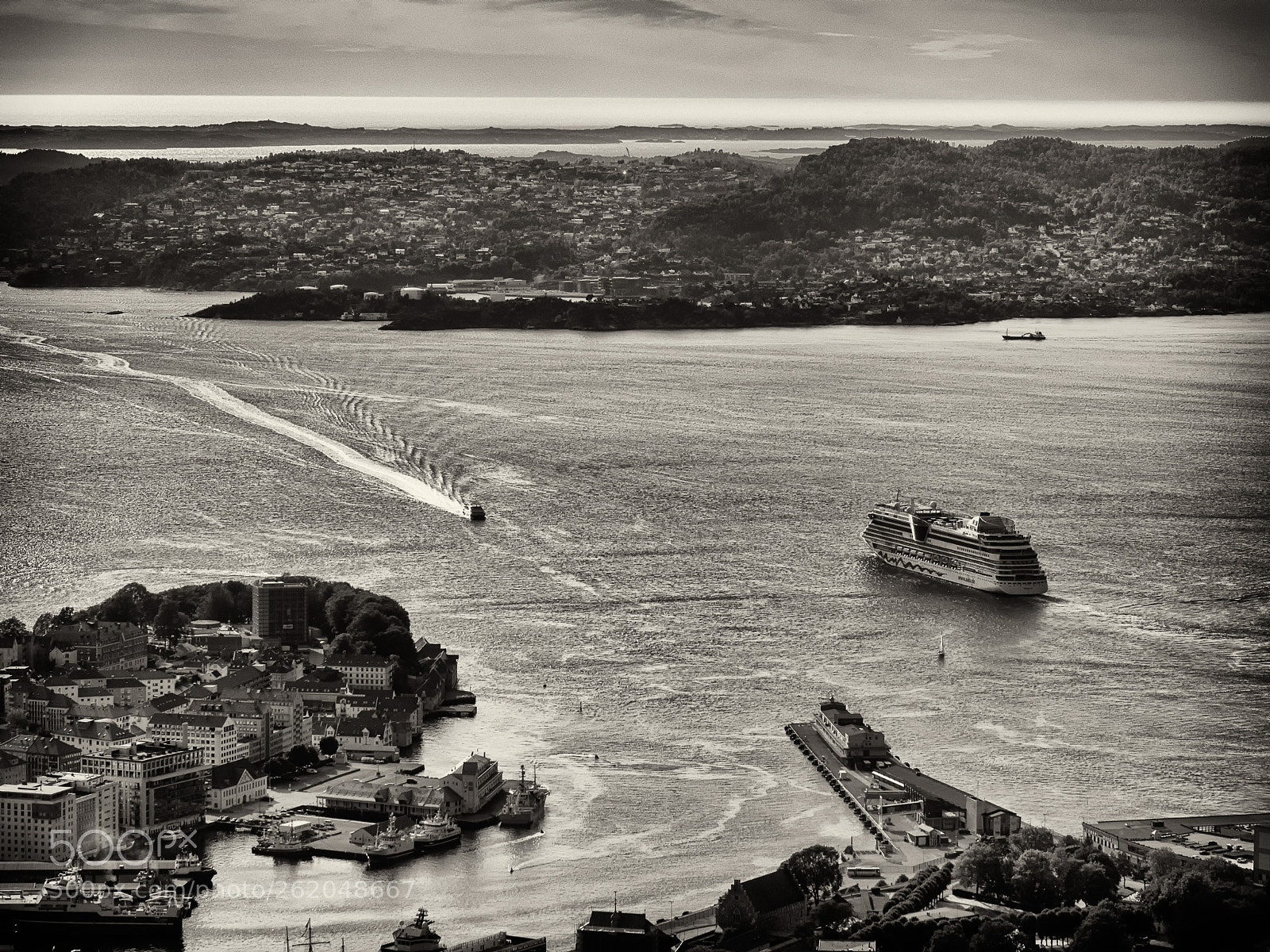 Olympus OM-D E-M1 sample photo. Leaving bergen photography