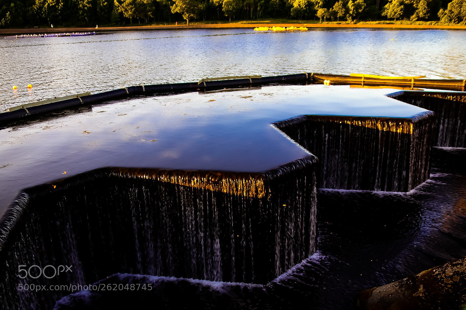 Canon EOS 77D (EOS 9000D / EOS 770D) sample photo. Sky reflecting off the photography