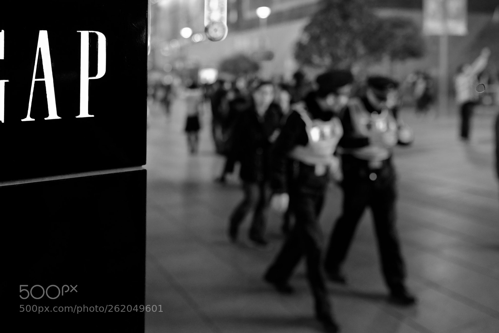 Nikon D810 sample photo. Outside the gap shop photography