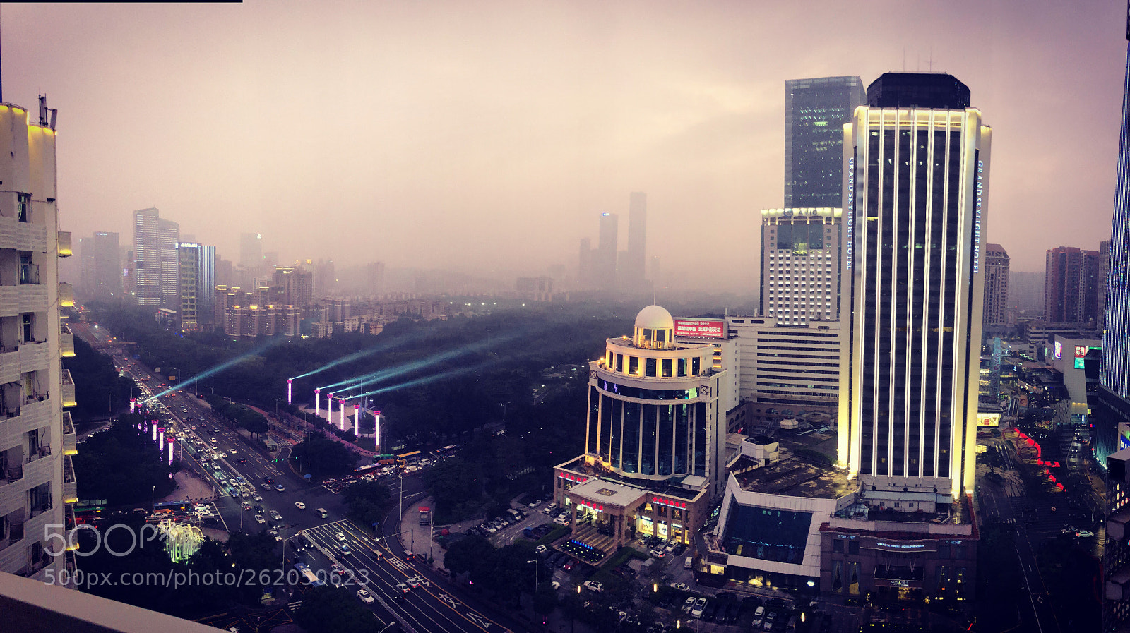 Apple iPhone 8 Plus sample photo. Shenzen evening photography