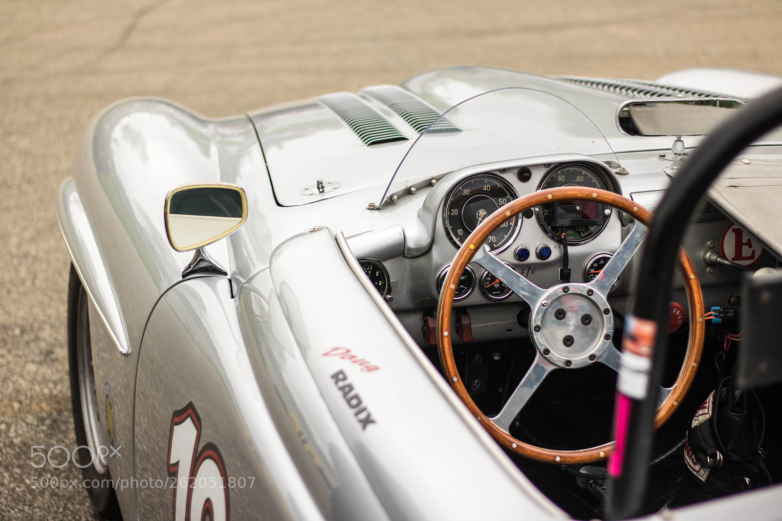 Canon EOS 750D (EOS Rebel T6i / EOS Kiss X8i) sample photo. Cockpit photography