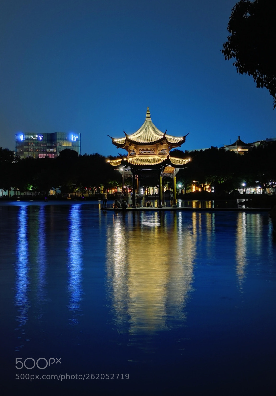 HUAWEI Honor 10 sample photo. Night of  west lake，6 photography