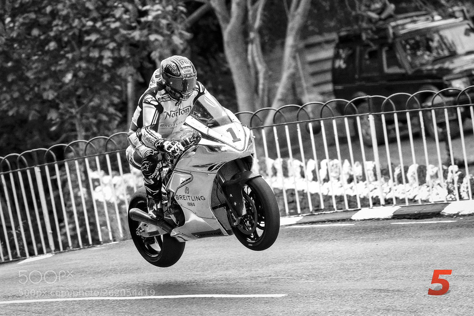 Nikon D5 sample photo. Flying parade lap photography