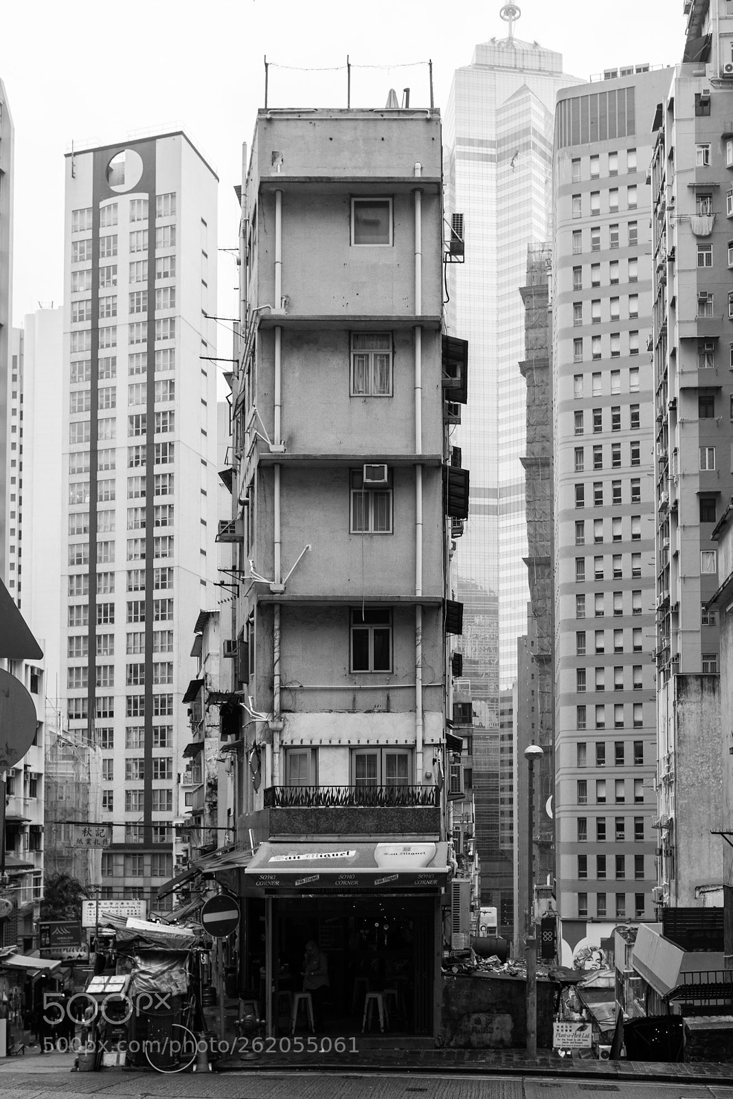 Fujifilm X100S sample photo. Corner building photography
