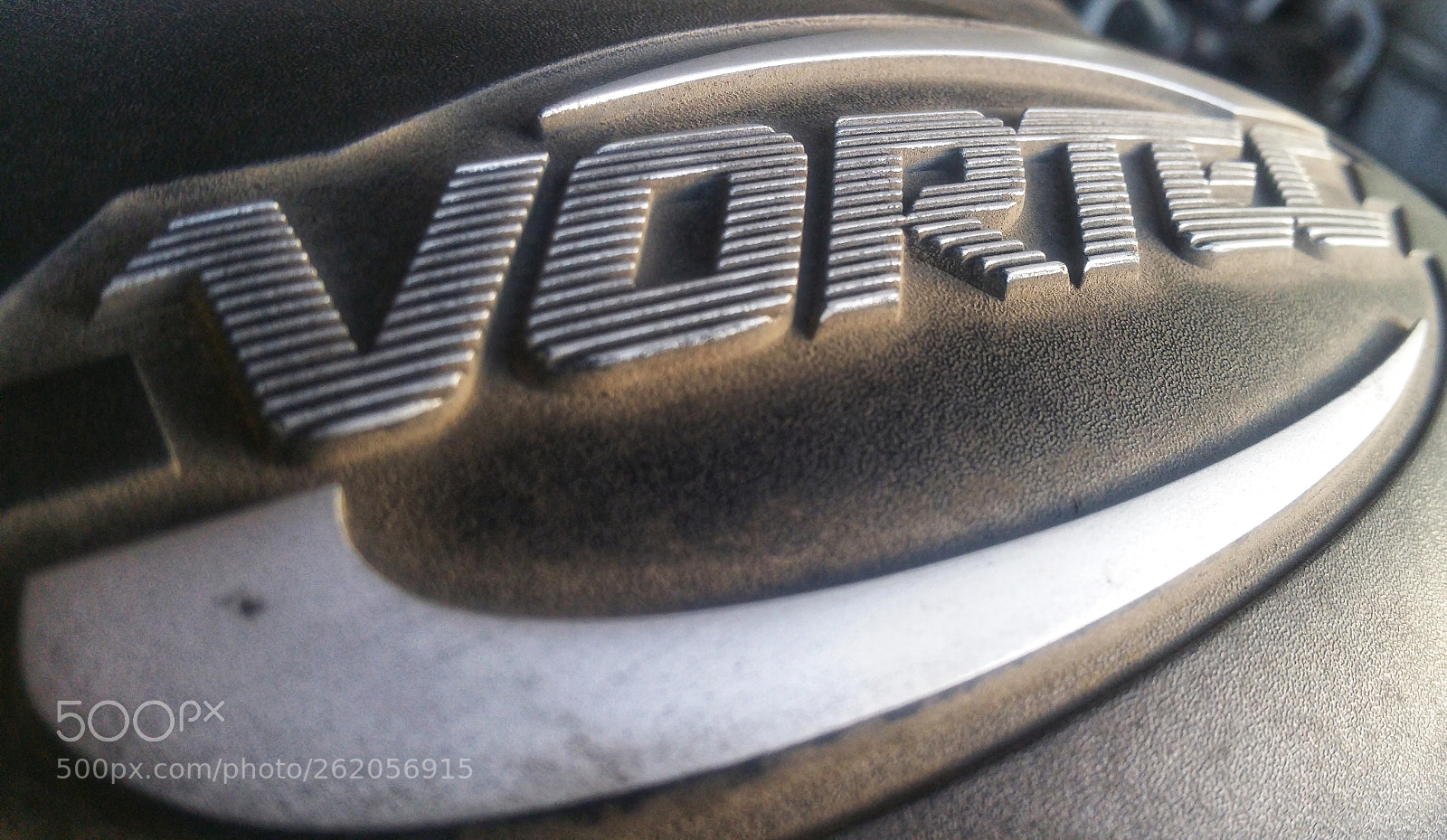 Samsung Galaxy Note4 sample photo. Working on the car photography