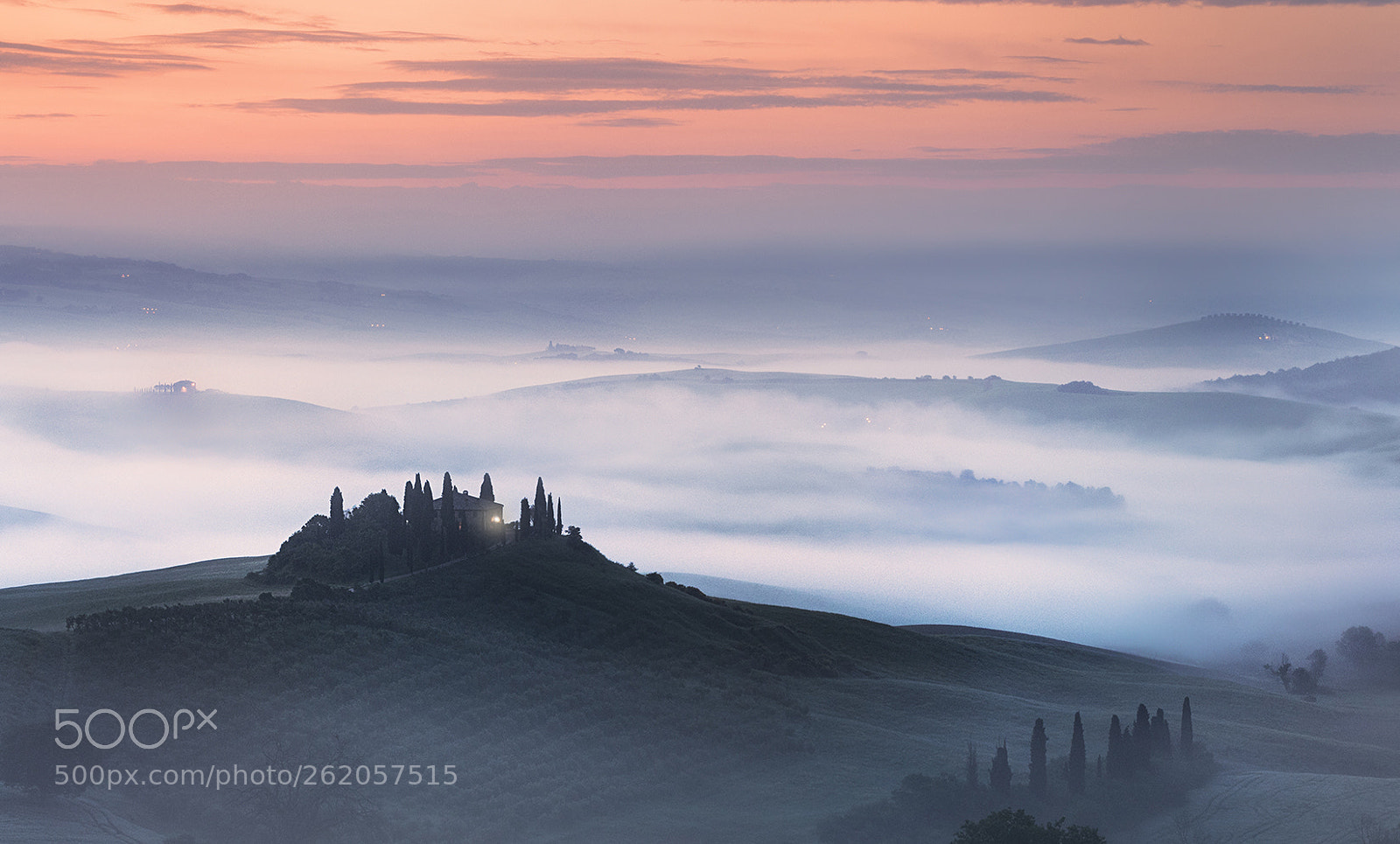 Olympus OM-D E-M1 Mark II sample photo. Toscana's mist photography