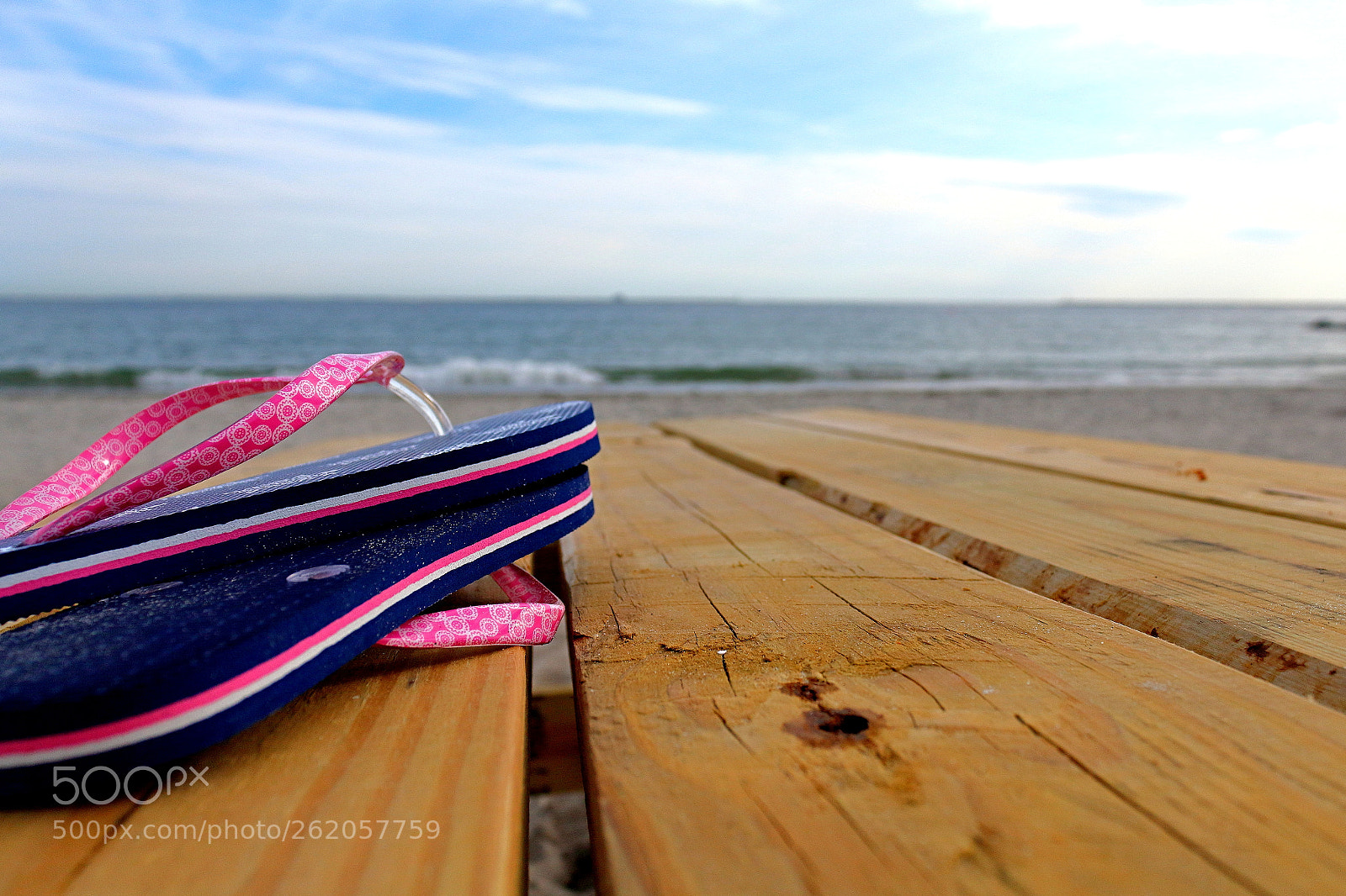 Canon EOS 1300D (EOS Rebel T6 / EOS Kiss X80) sample photo. Sandals at the beach photography