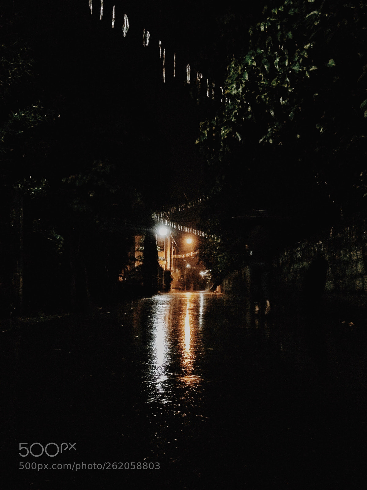 Apple iPhone 5s sample photo. Street night photography