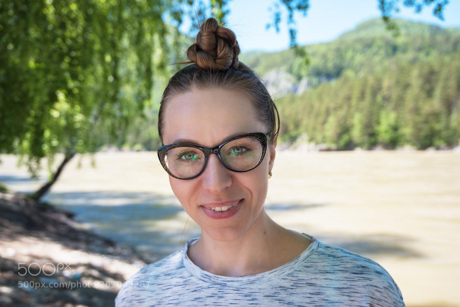 Nikon D810 sample photo. Woman in altai mountain photography