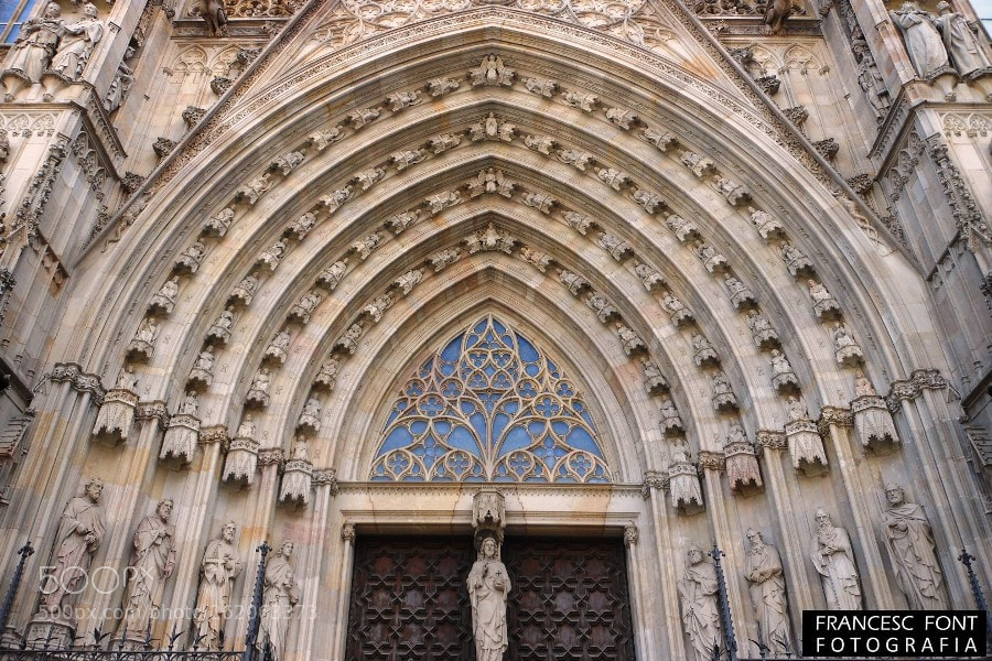 Nikon COOLPIX S6150 sample photo. Detall entrada catedral de photography
