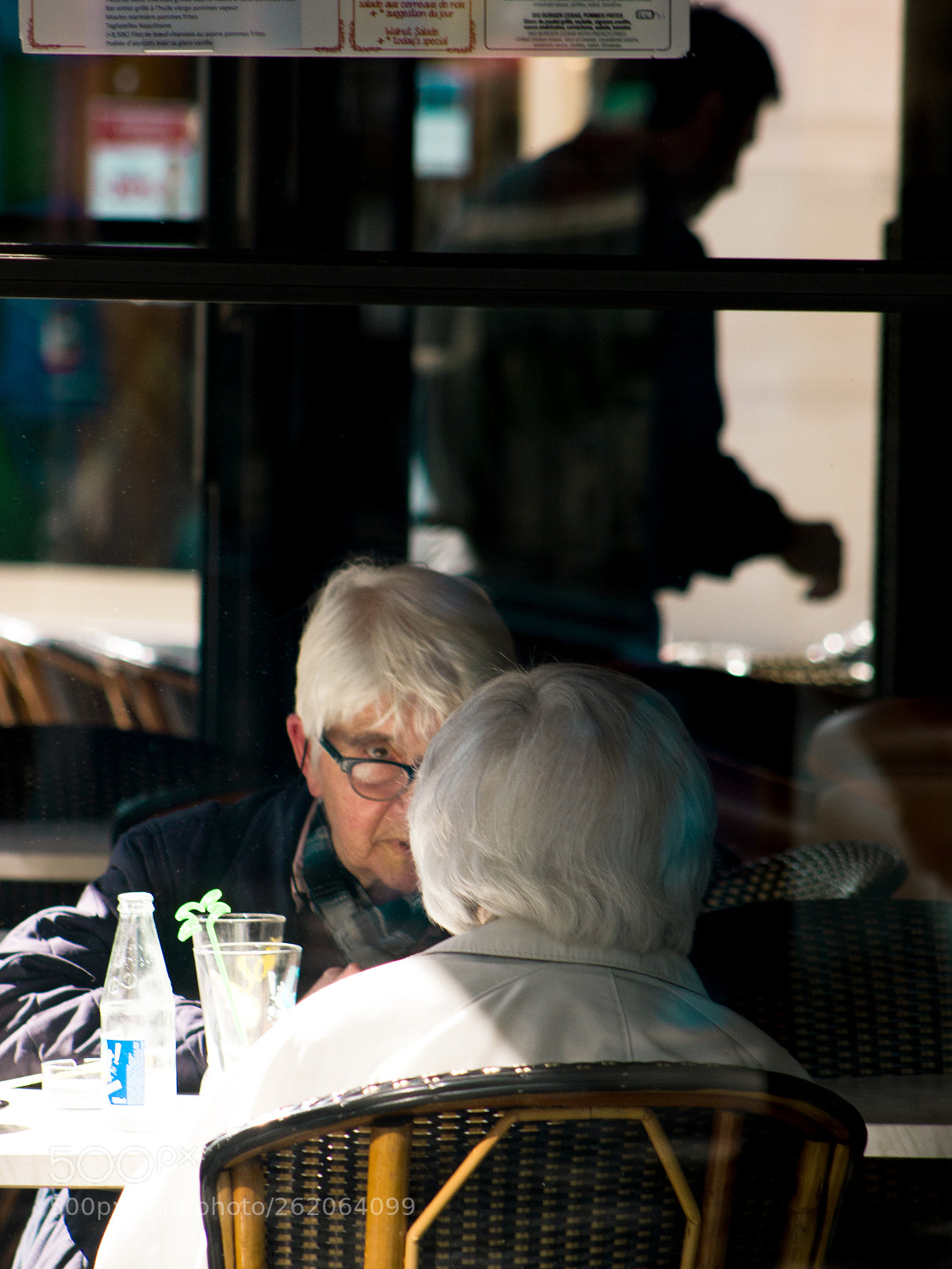 Canon EOS 550D (EOS Rebel T2i / EOS Kiss X4) sample photo. The conversation photography