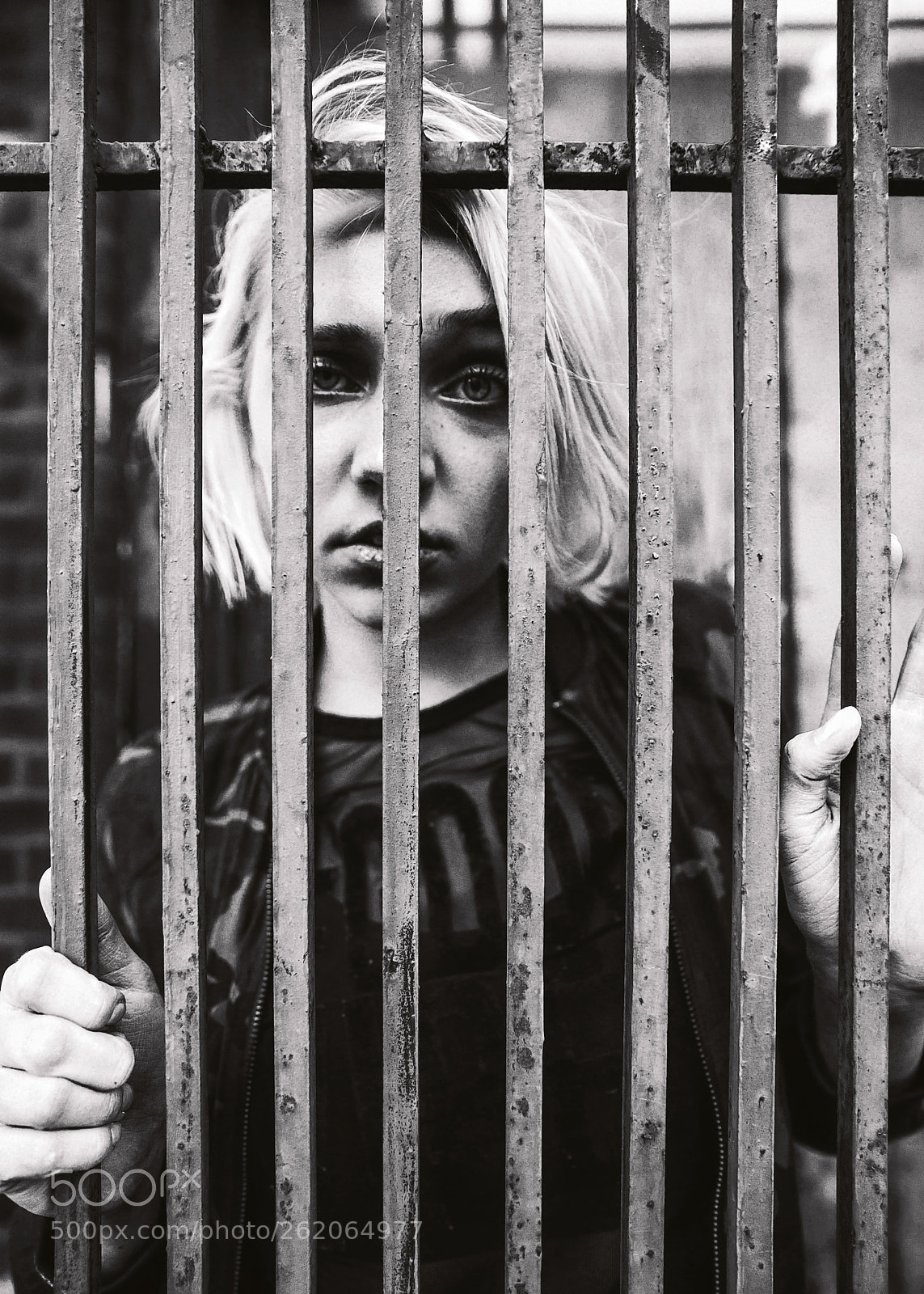 Canon EOS 5DS R sample photo. Caged photography