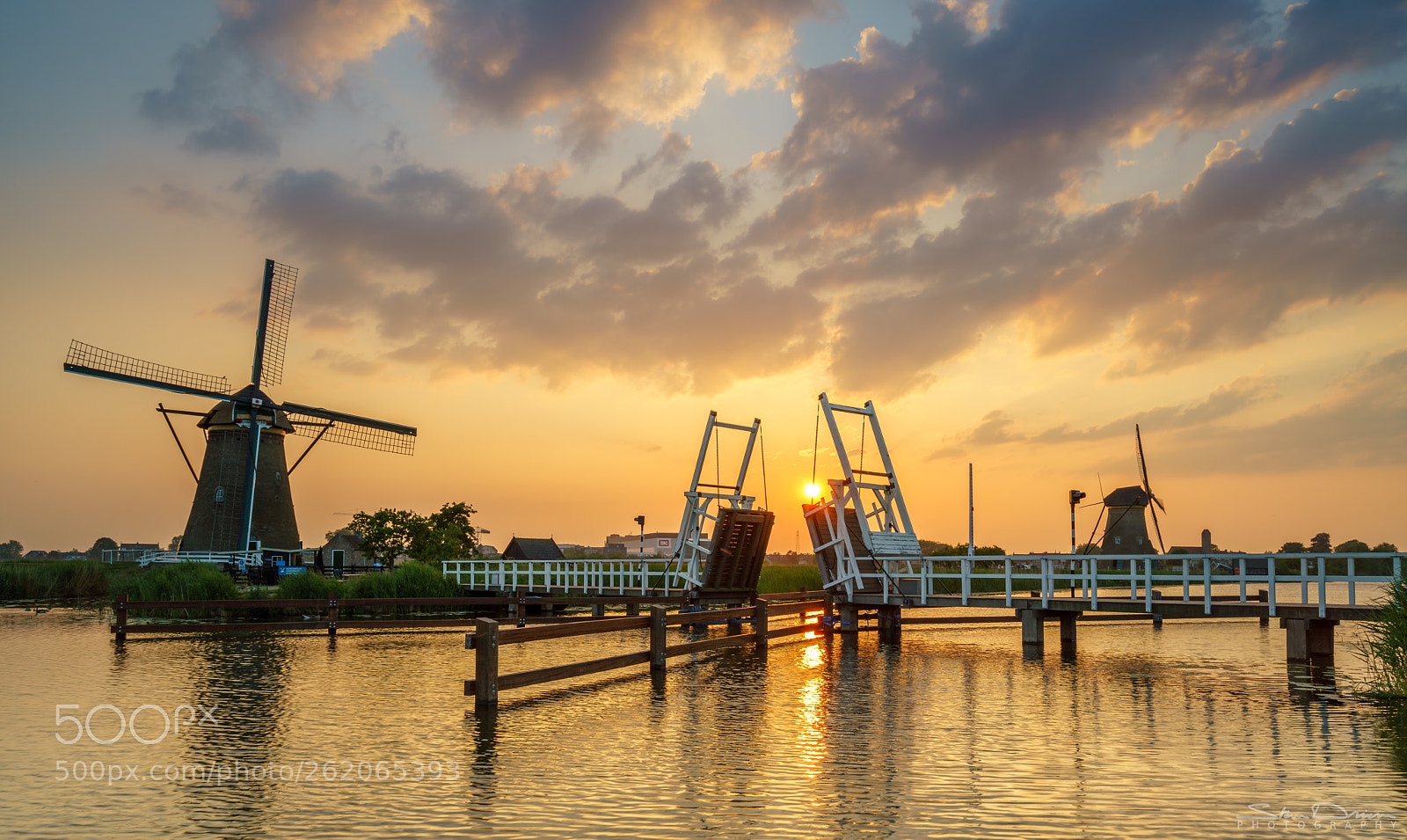 Sony a7R III sample photo. Kinderdijk sunset photography