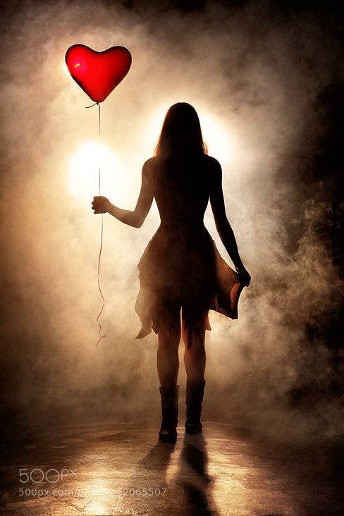 Canon EOS 5DS sample photo. Girl with heart shape photography