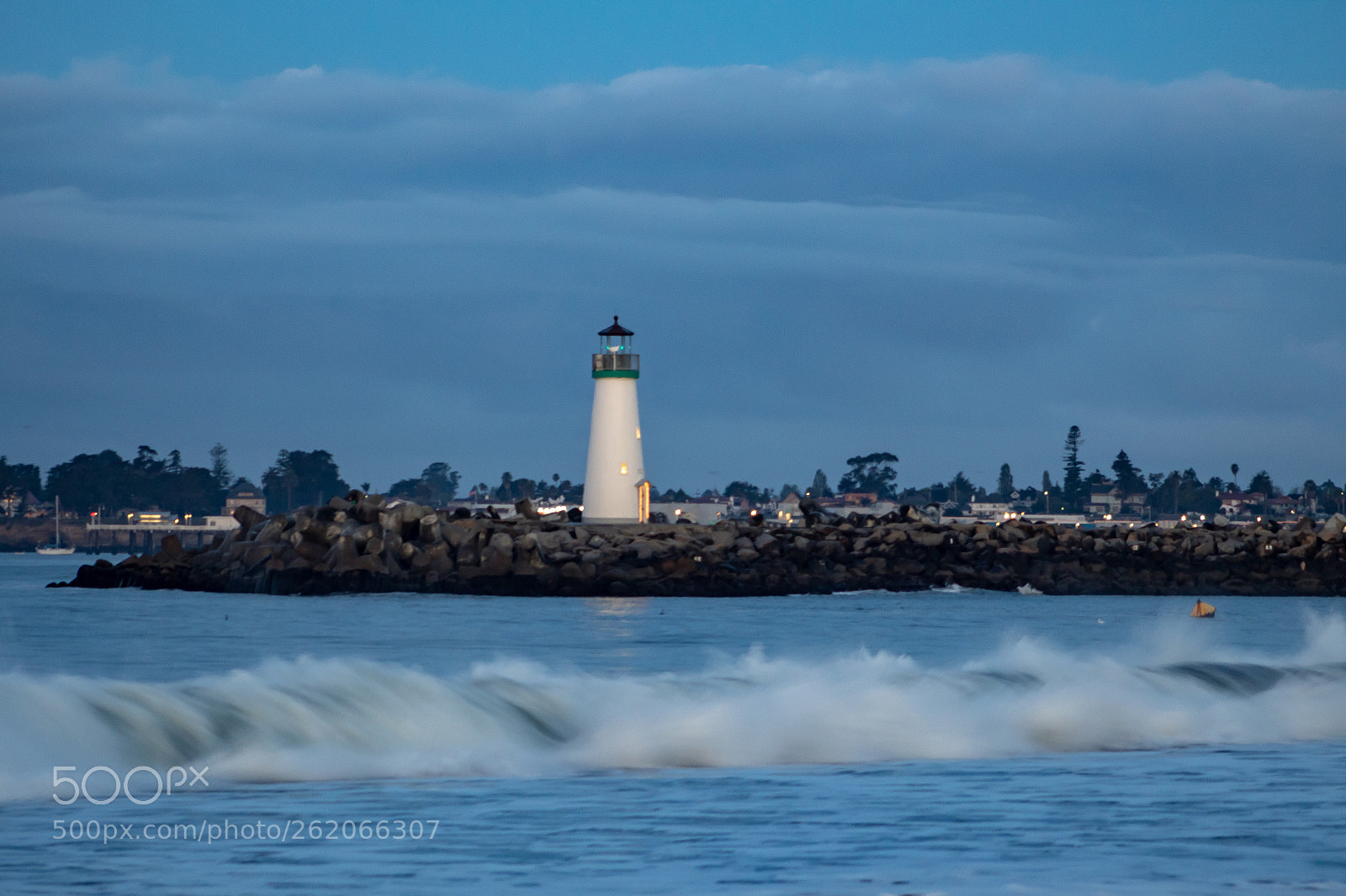 Canon EOS 1300D (EOS Rebel T6 / EOS Kiss X80) sample photo. Walton lighthouse photography
