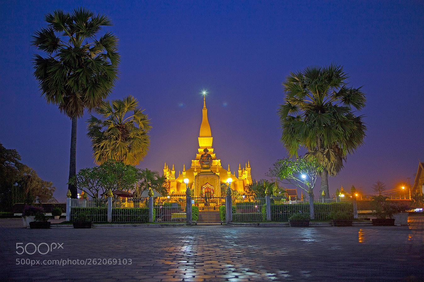 Canon EOS 5D Mark II sample photo. Blue and gold photography