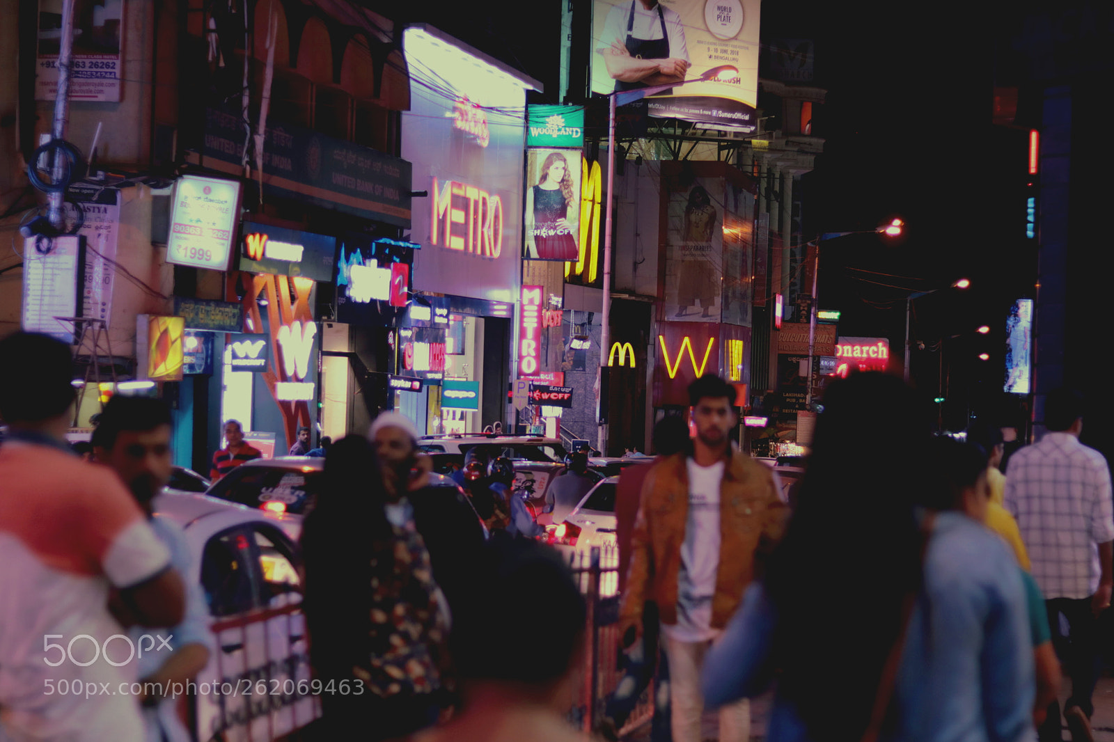 Canon EOS 77D (EOS 9000D / EOS 770D) + Canon EF 50mm F1.8 STM sample photo. People down the commercial photography