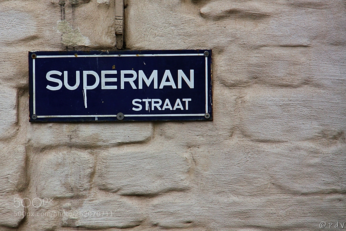 Canon EOS 450D (EOS Rebel XSi / EOS Kiss X2) sample photo. Superman street photography