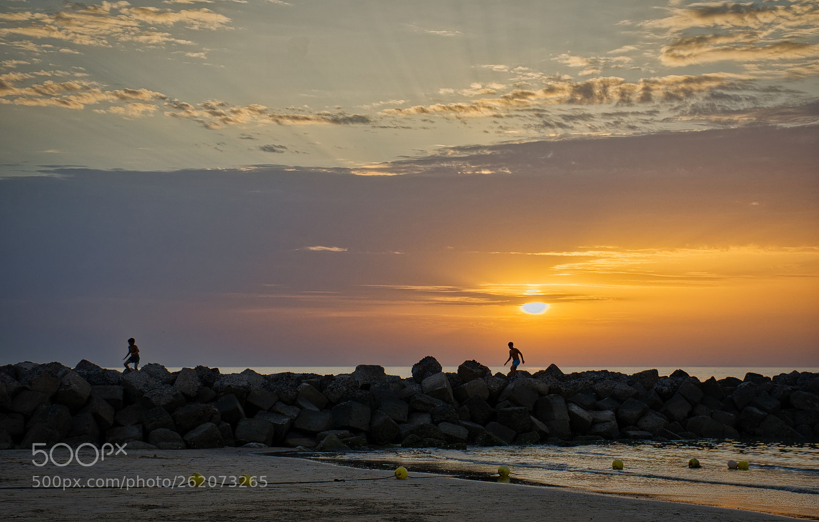 Sony FE 28-70mm F3.5-5.6 OSS sample photo. Sunset on the rocks photography
