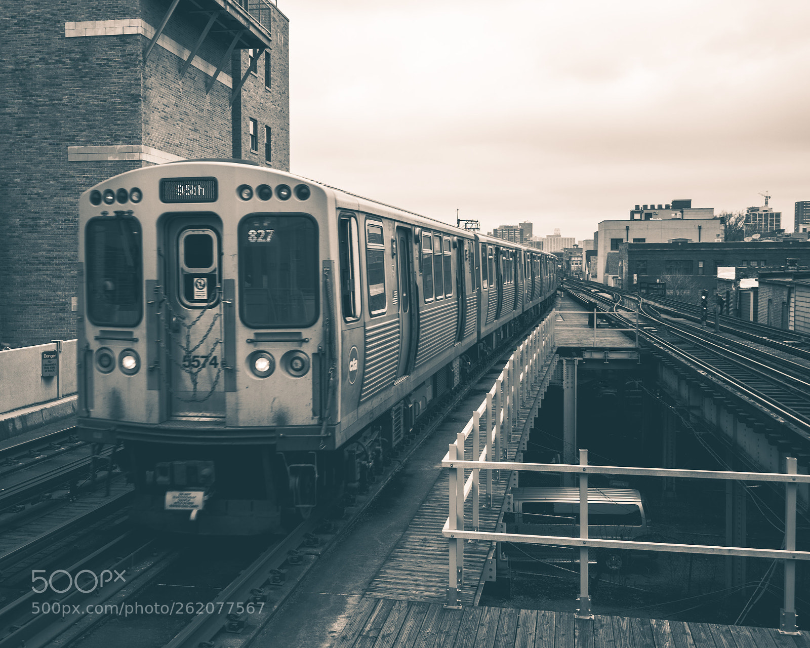 Canon EOS 80D sample photo. "l" train - chicago photography